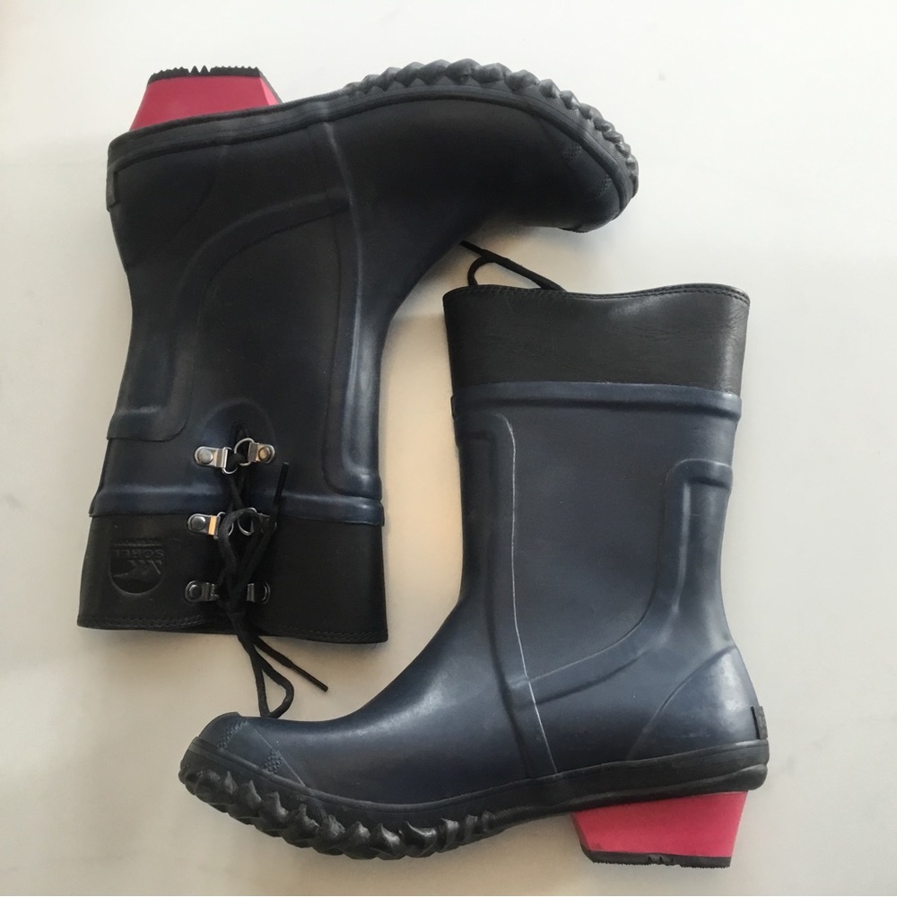 Sorel Conquest Carly Glow Rain Boots-EUC